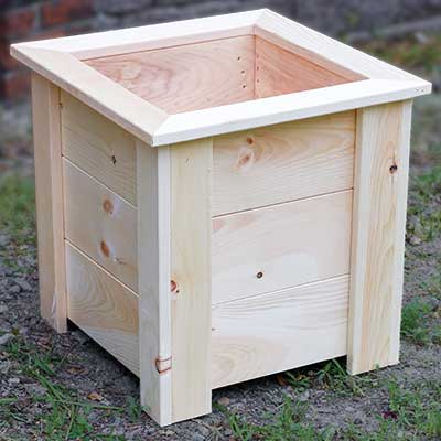 Pine Planter Box 16 inch.